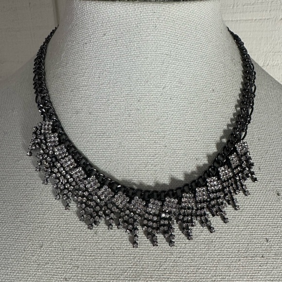 Black chainmail vibe necklace with sparkly clusters rhinestones - Picture 5 of 8